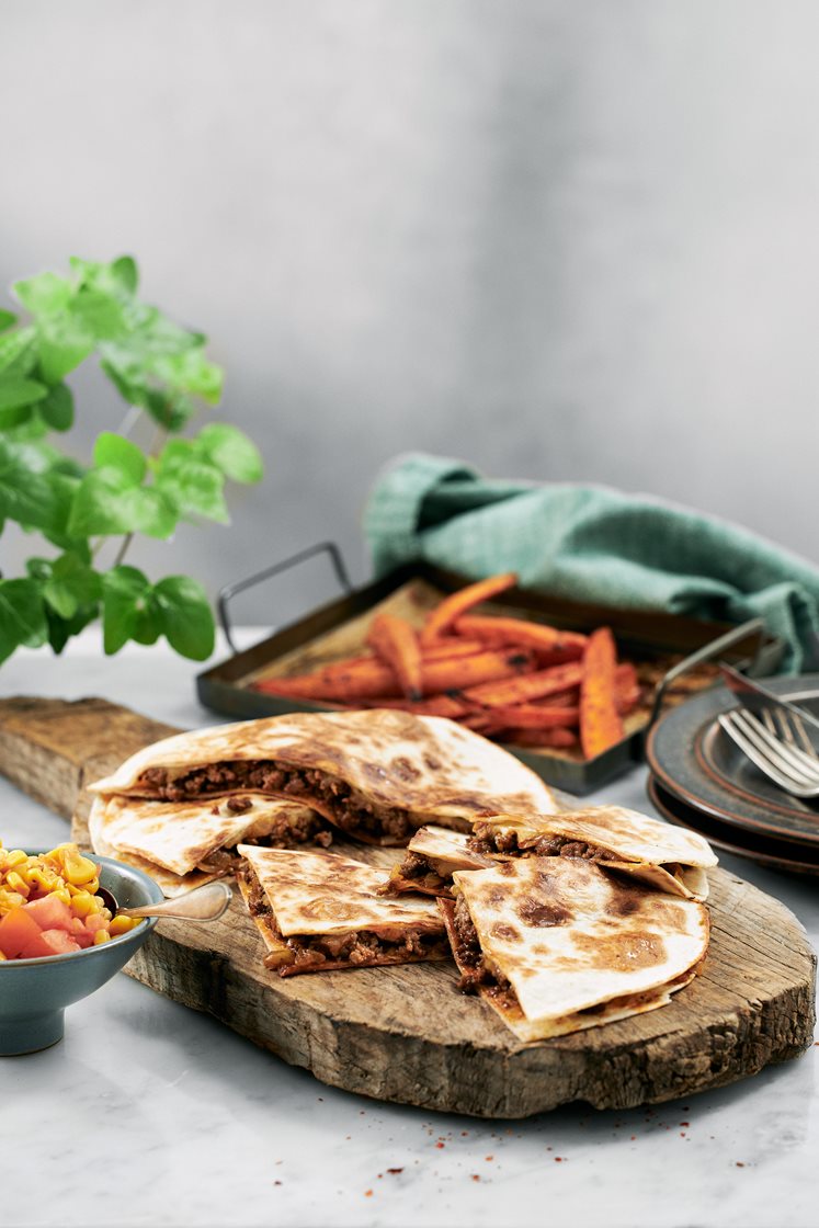 Quesadillas med chilibakad morot och rostad majssalsa