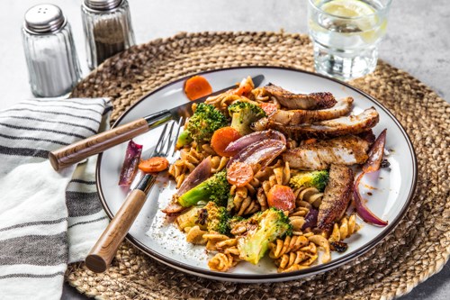 Ytrefilet av svin med pasta og tomatsaus