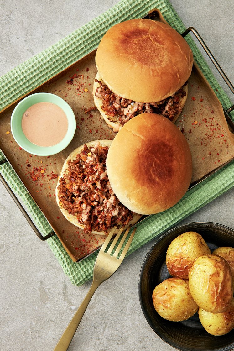 Sloppy Joe med små bagte kartofler