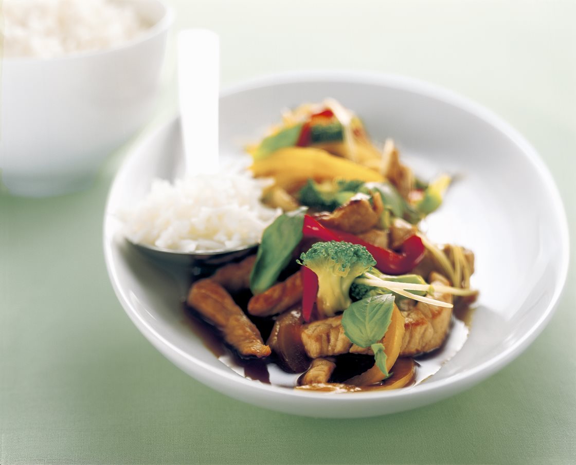 Wokstrimler i oystersauce med ris