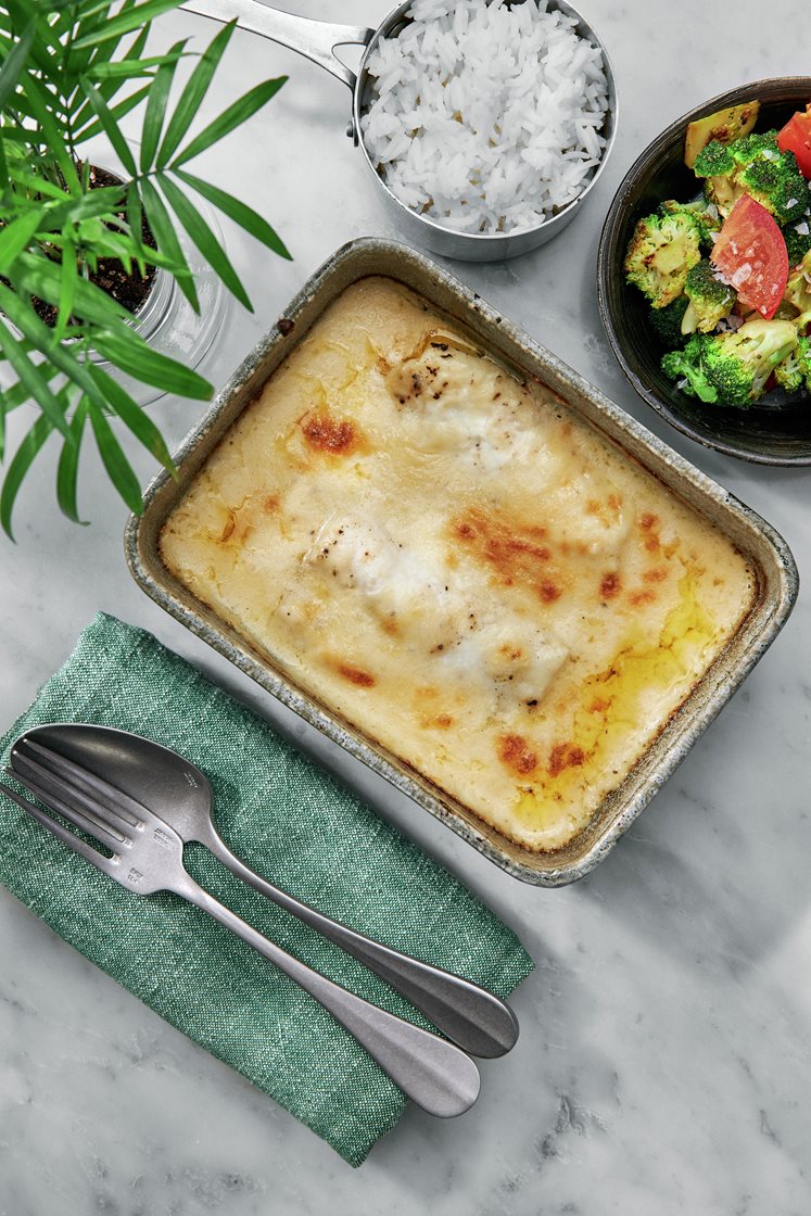 Parmesan- och vitvinsgratinerad kolja med råstekt broccoli