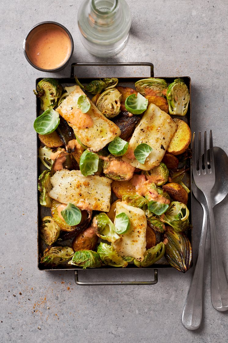 Halloumi med curryrostad potatis och het tomatdressing