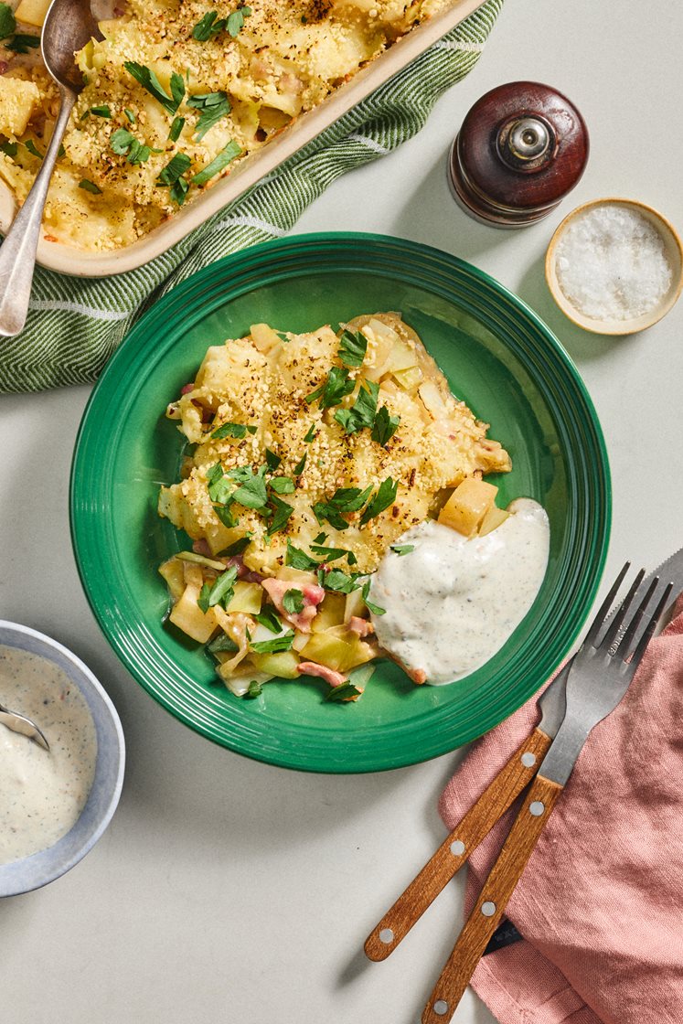 "Kapusta-bake" - Ovnsbakt polsk kålform med potet og bacon