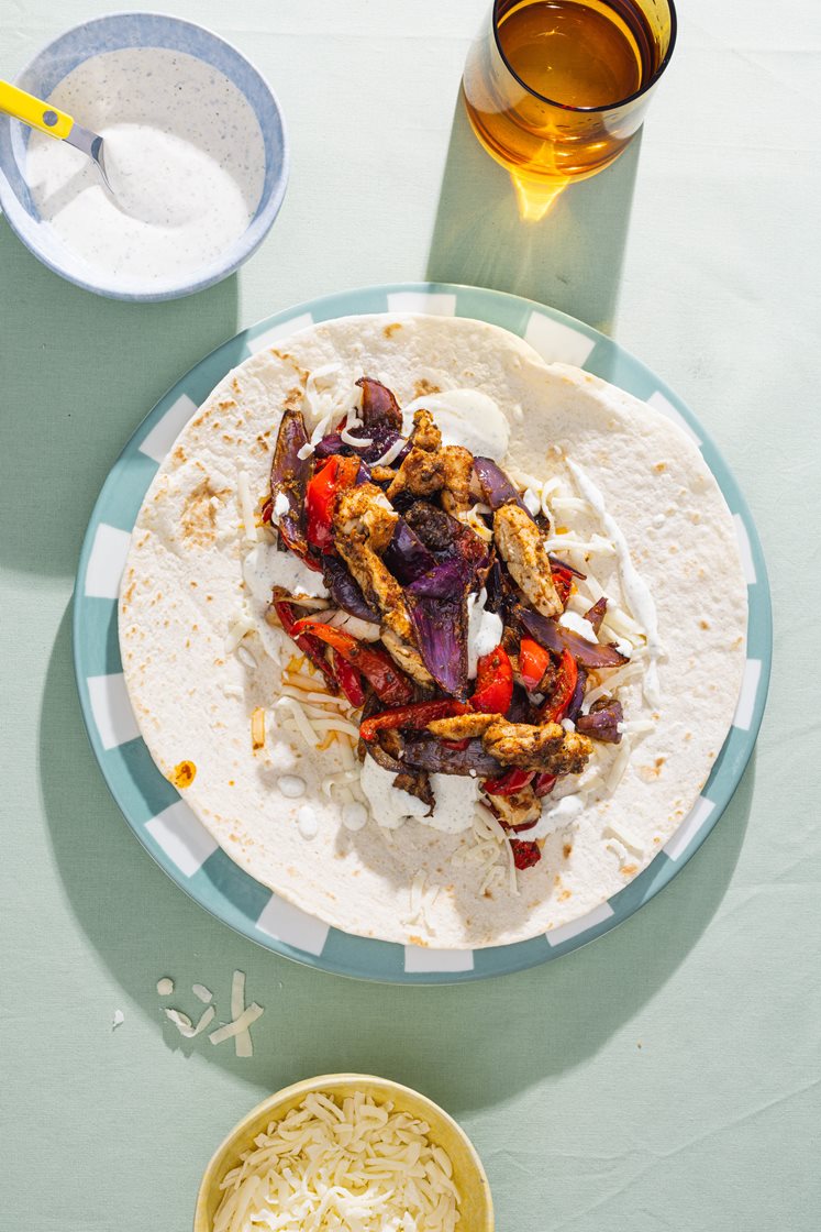 Chicken fajitas med rømmedressing