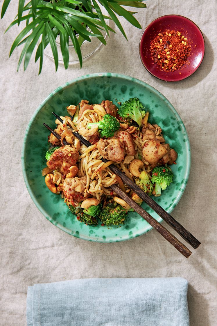 Cashew chicken med nudlar