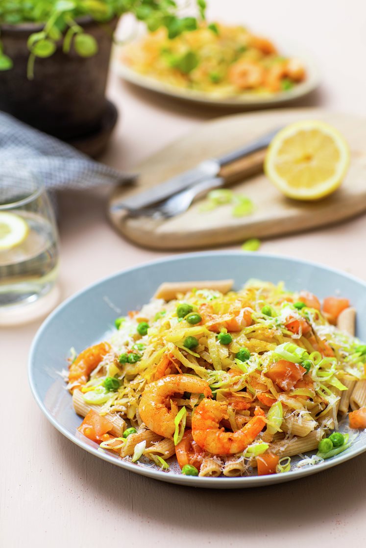 Cajun fullkornspenne med scampi, vårløk og Grana Padano