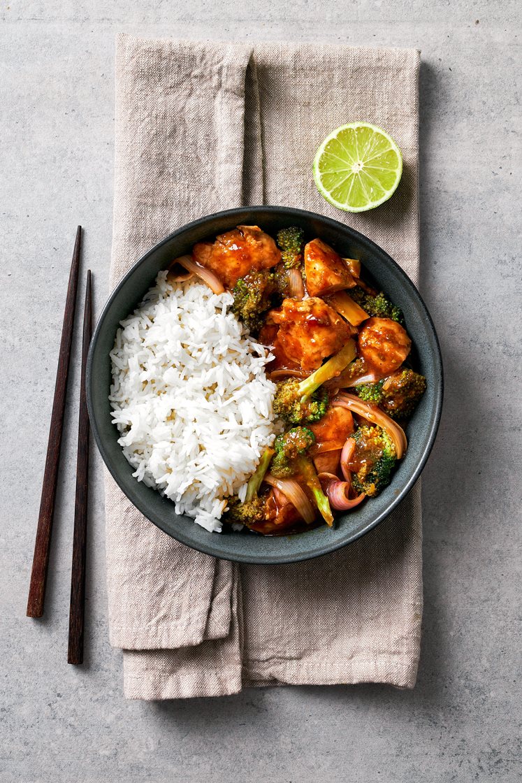 Chicken teriyaki wok med lime och broccoli