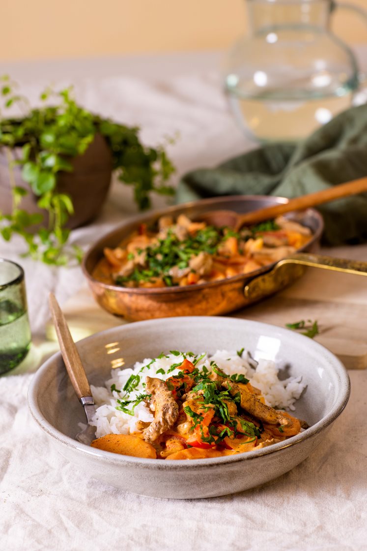 Biff stroganoff med paprika, ris og persille