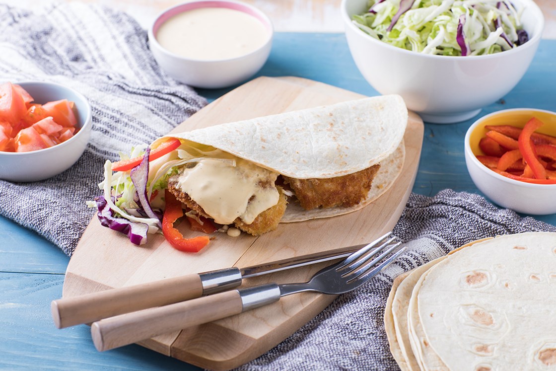 Wrap med crispy kylling og mangodressing