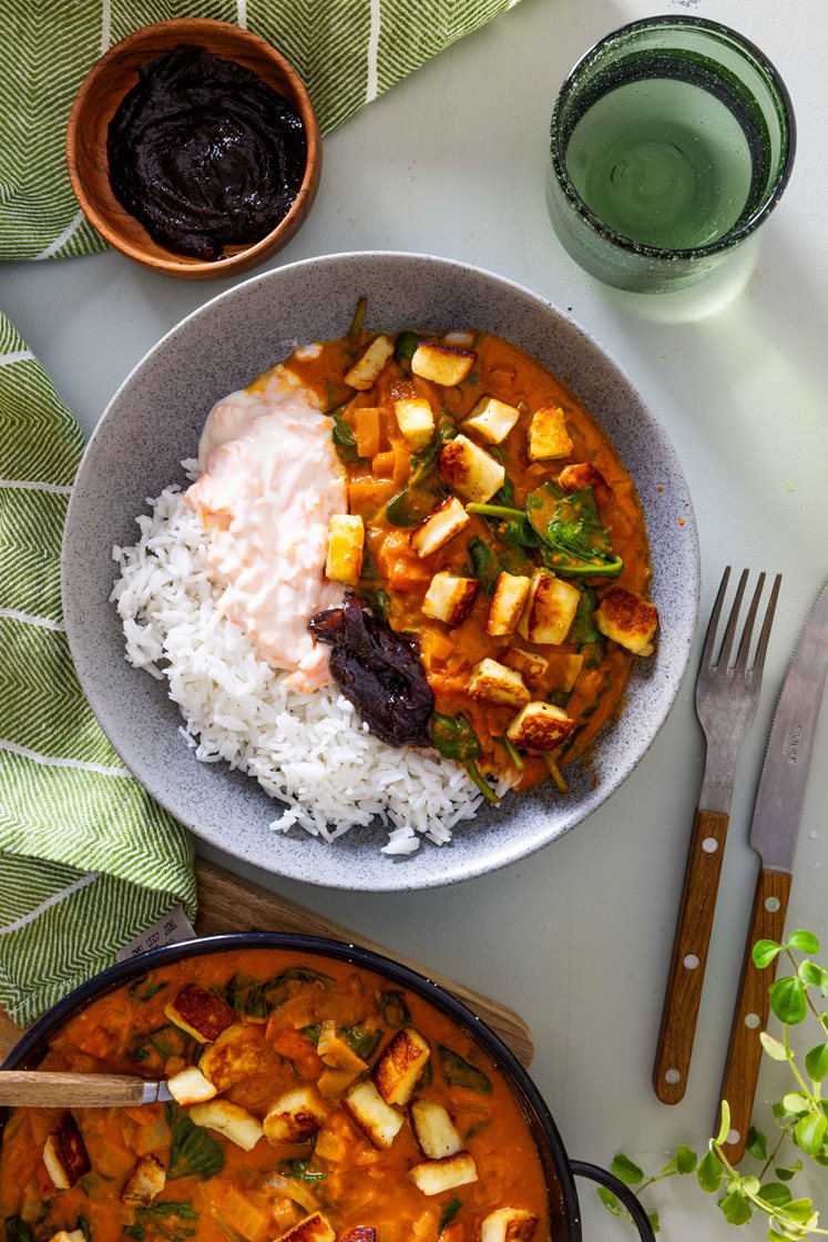 Indisk spinatgryte med halloumi