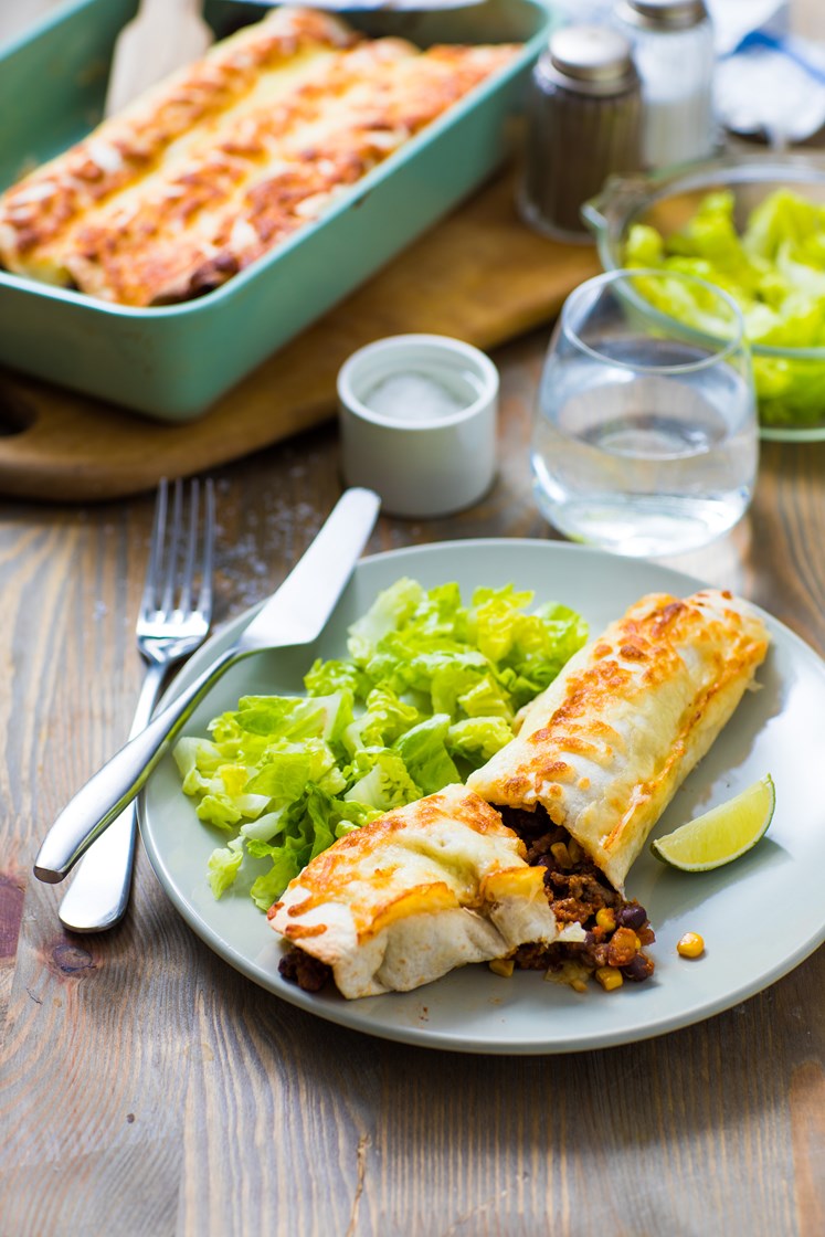 Enchiladas med kjøttdeig av svin, tomatsalsa og ost