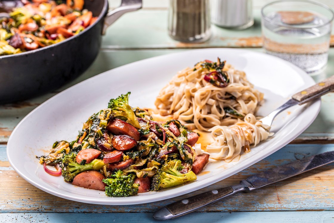 Pølsewok med nudler                                          