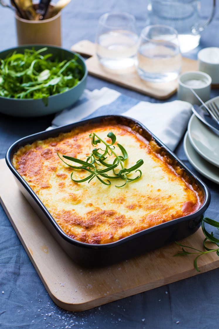 Shepherd's pie med ruccola- og tomatsalat