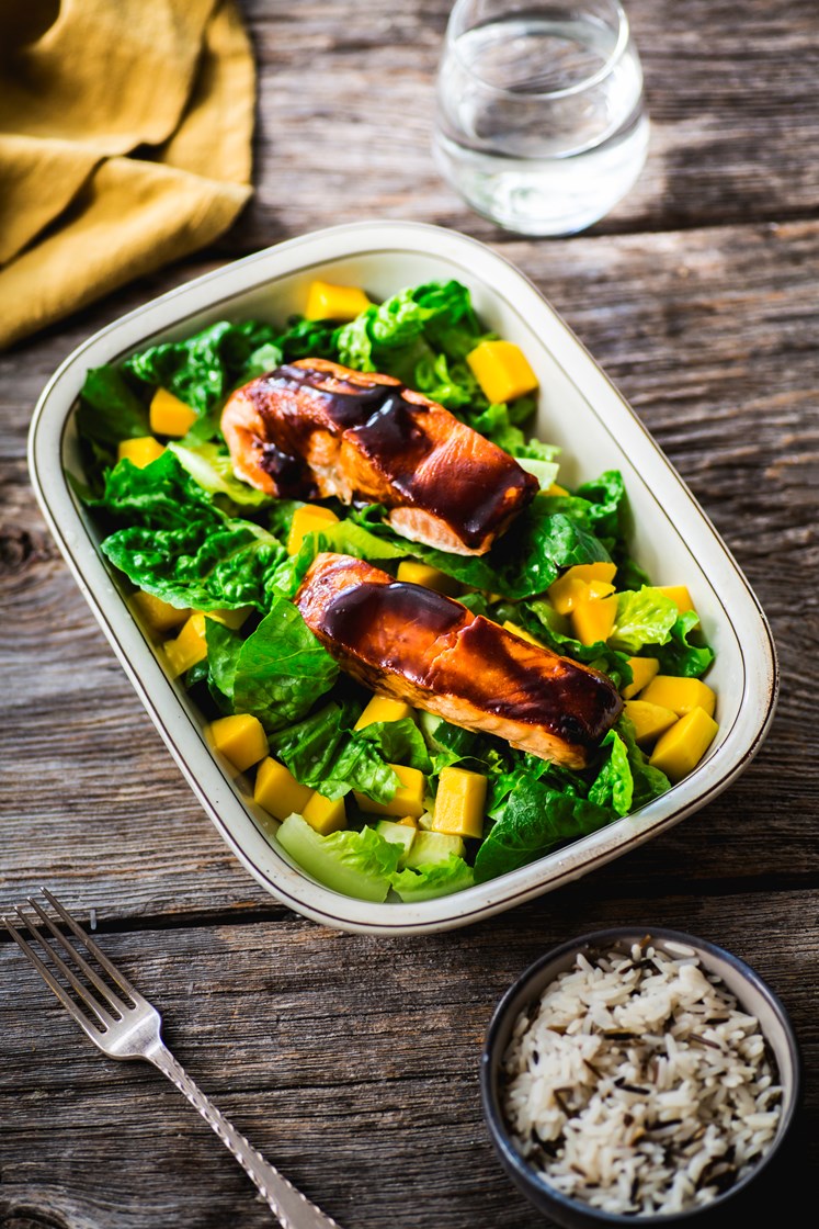 Teriyakibakt laks med mangosalat og jasminris