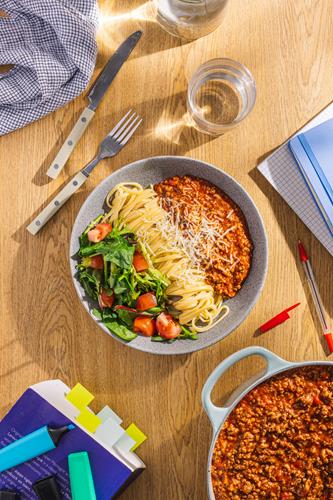 Quick linguine bolognese