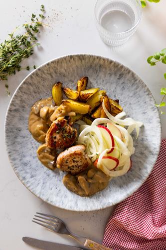 Svinemedaljoner med svampesauce