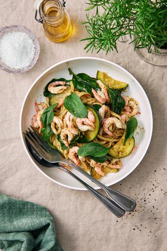Pasta linguine med ingefær/hvidløgs rejer